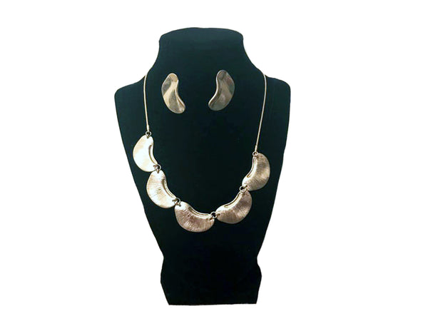 Gold Pear Shaped Necklace and Earrings - Envee Styles Boutique
